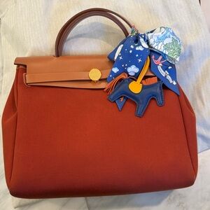 Authentic Hermes HerBag 31 Zip